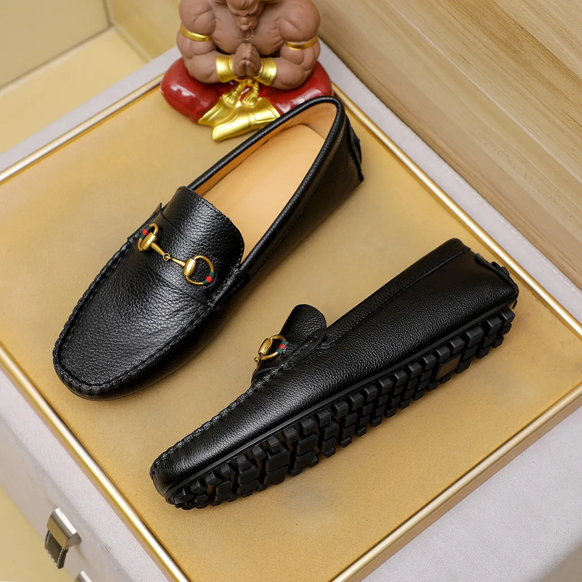 Men's shoes💰380💰🕷🕷️【 GUCCI 】Gucci's best-selling trendy men's casual slip-on shoes 🇨🇳Official website original 1:1 mold 💯Original quality, fine workmanship ☘Fashionable and versatile, perfect shape, comfortable on the feet 🍓Trendy men's recommended model, imported cowhide on the top layer 🎋High-quality pigskin lining, rubber wear-resistant and non-slip outsole, high-end atmosphere, worth owning 🍉Optional 38-44